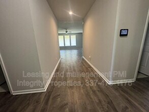 204 Verger Dr in Youngsville, LA - Building Photo - Building Photo