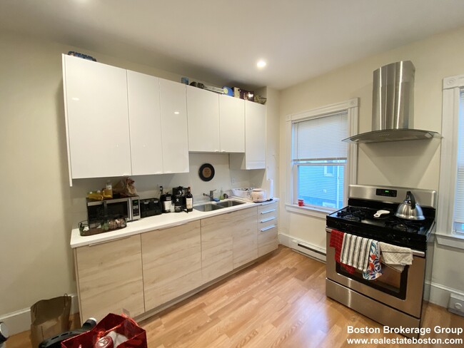 40 Harvest St, Unit 1 in Boston, MA - Building Photo - Building Photo