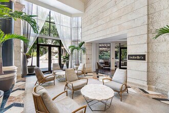3350 SW 27th Ave, Unit 1803 in Miami, FL - Foto de edificio - Building Photo