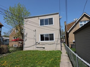 215 E 107th St in Chicago, IL - Building Photo - Building Photo