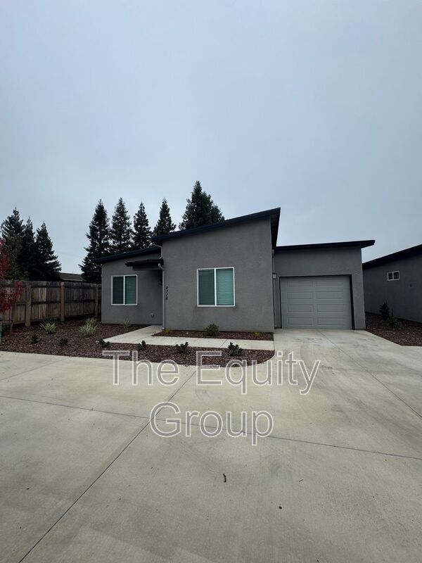 4116 E Kaweah Ave