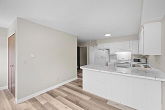 6301 Frank N Dot Ct in Lansing, MI - Foto de edificio - Building Photo