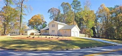2826 Whippoorwill Cir NW in Duluth, GA - Foto de edificio - Building Photo