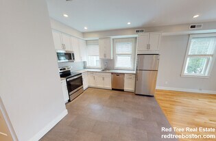 72 Spring St, Unit 2 in Cambridge, MA - Building Photo