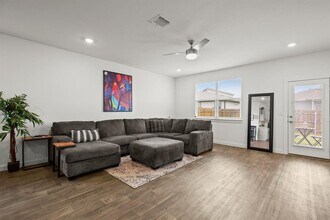3024 Egan Dr in Pflugerville, TX - Building Photo - Building Photo