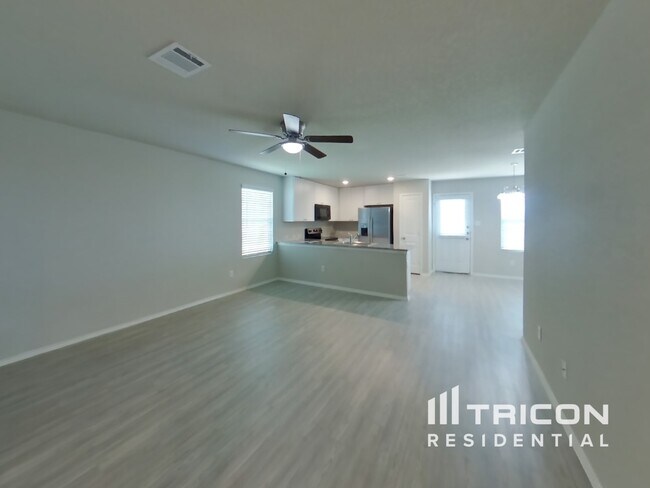 305 Cordova Xing in Seguin, TX - Building Photo - Building Photo