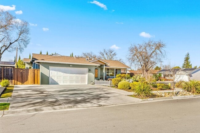 5825 Laguna Seca Way in San Jose, CA - Foto de edificio - Building Photo