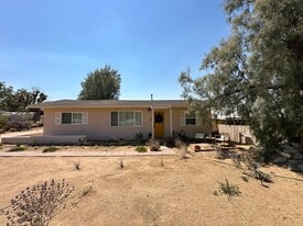 7582 Apache Trail in Yucca Valley, CA - Building Photo