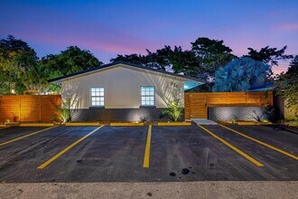 934 NW 4th Ave in Fort Lauderdale, FL - Building Photo - Building Photo