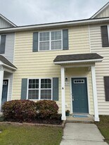 519 Oyster Rock Ln in Sneads Ferry, NC - Building Photo