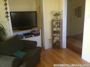 358 Broadway, Unit 5 in Somerville, MA - Building Photo - Building Photo