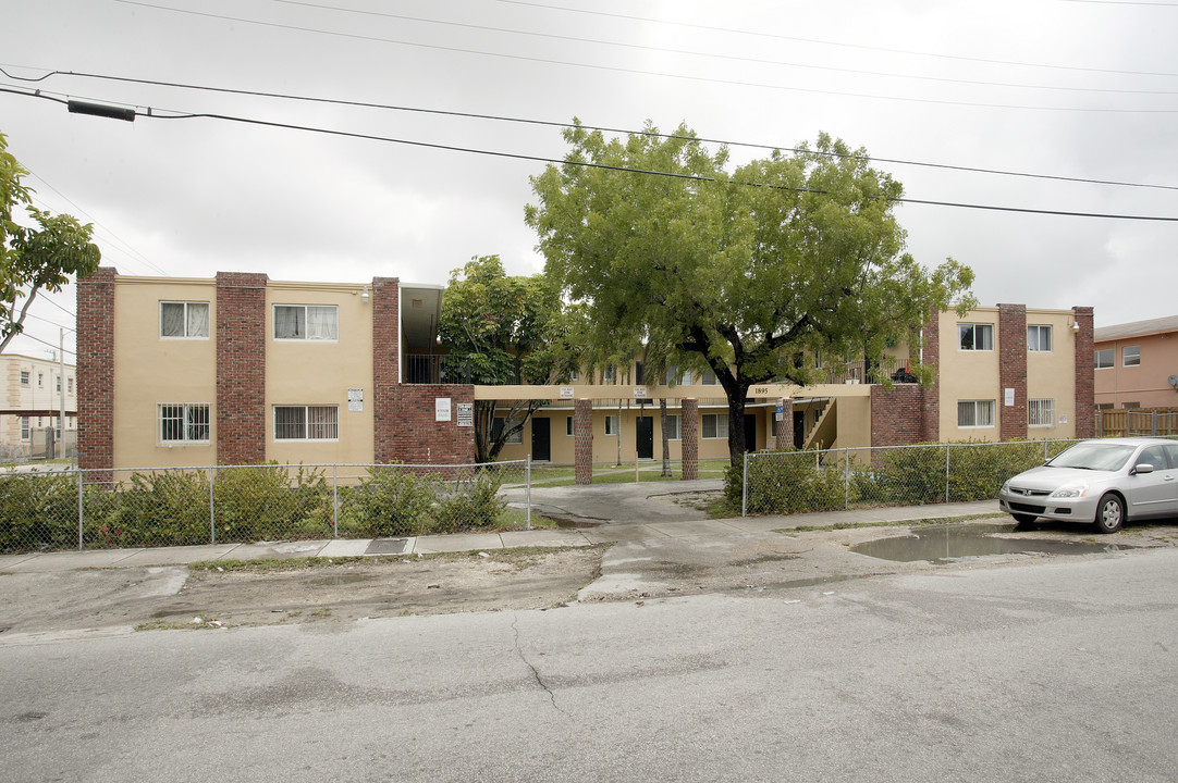 Renaissance Homes Apartments in Miami, FL - Building Photo