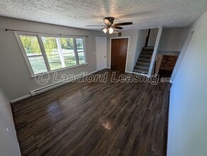 44570 OH-303 in Wellington, OH - Building Photo - Building Photo