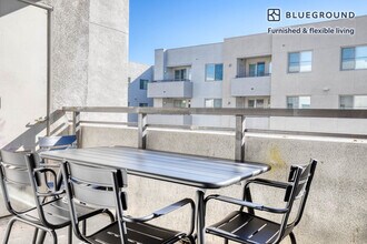 1724 Highland Ave in Los Angeles, CA - Building Photo - Building Photo