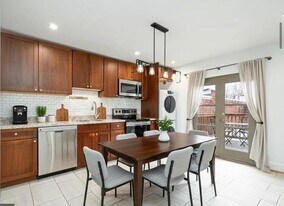 1717 Green St in Philadelphia, PA - Building Photo