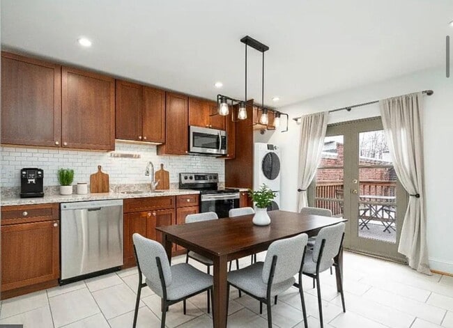 property at 1717 Green St