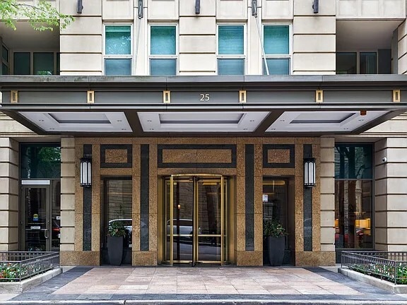 25 E Superior St, Unit 2805 in Chicago, IL - Foto de edificio - Building Photo