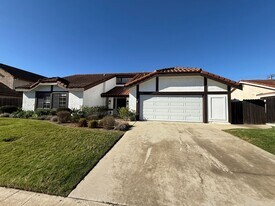 533 Strauss Dr in Thousand Oaks, CA - Building Photo