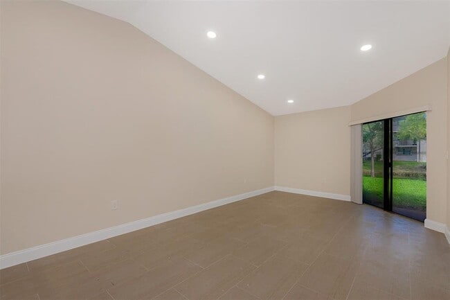9951 Nob Hill Pl in Sunrise, FL - Building Photo - Building Photo