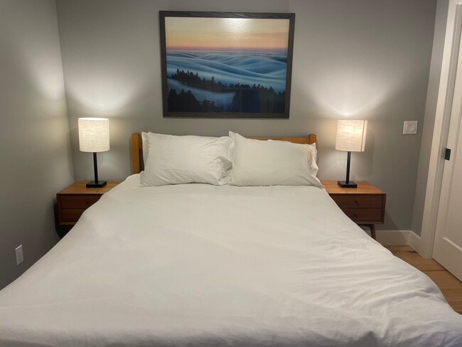 8 Locke Ln in Mill Valley, CA - Building Photo - Building Photo