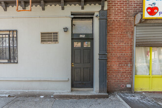 260 4Th Avenue in Brooklyn, NY - Foto de edificio - Building Photo