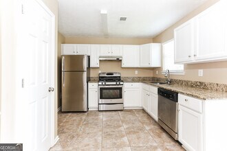 5742 Wellborn Creek Dr in Lithonia, GA - Building Photo - Building Photo