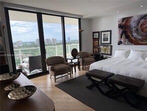 19500 Turnberry Way in Aventura, FL - Building Photo - Building Photo