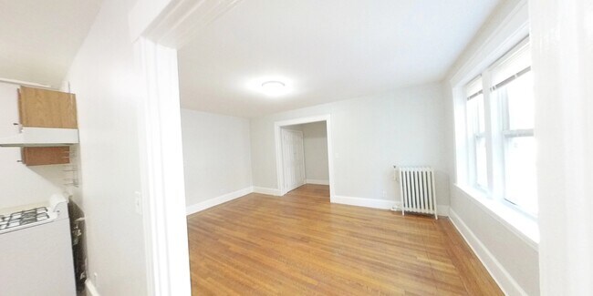 1653 Commonwealth Ave, Unit 12 in Boston, MA - Foto de edificio - Building Photo