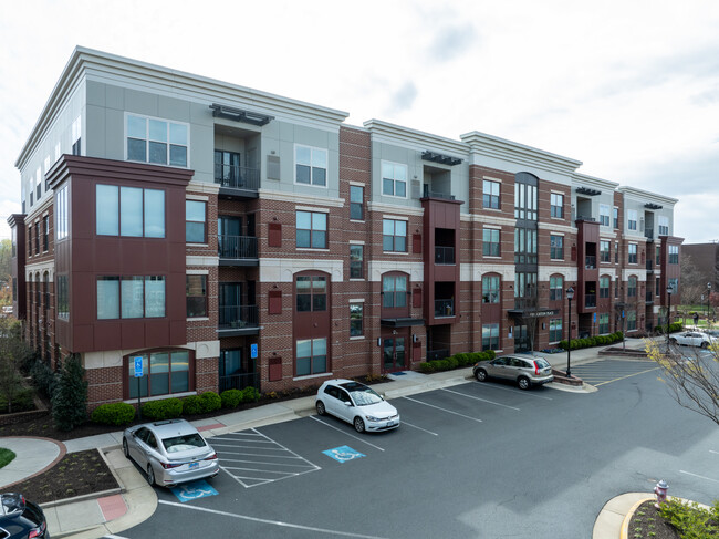 Mount Vineyard in Fairfax, VA - Building Photo - Primary Photo