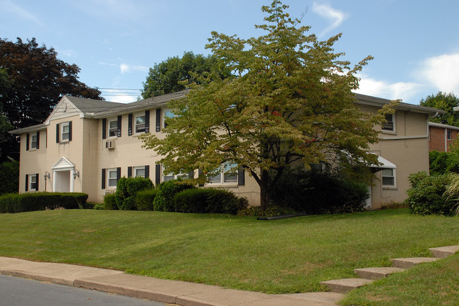 3004 Elm St in Harrisburg, PA - Foto de edificio - Building Photo