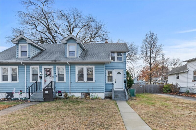 49 Hess Ave in Woodbury, NJ - Building Photo