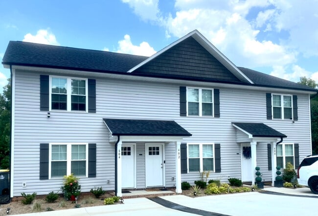 property at 604 W 8th St