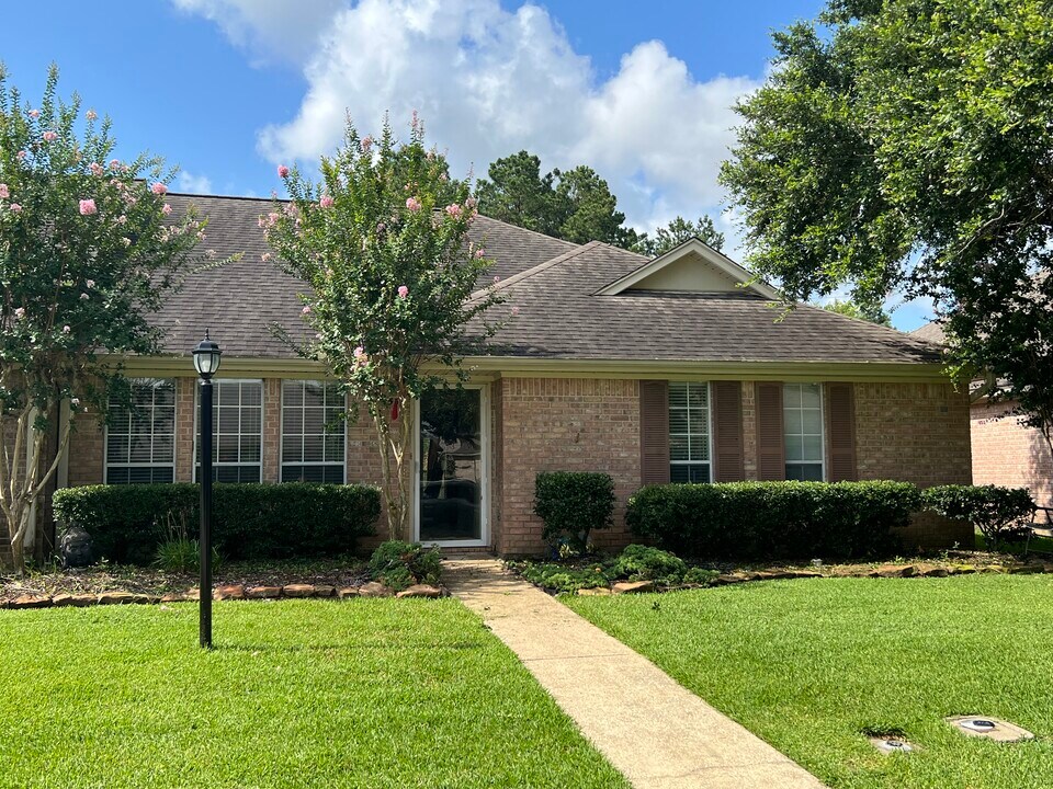 7955 Pecan Dr in Beaumont, TX - Building Photo