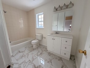 219 Mary Lou Ave, Unit 2F in Yonkers, NY - Building Photo - Building Photo