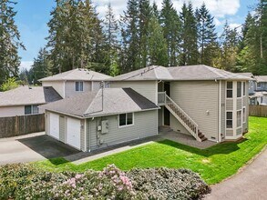13411 Meadow Rd in Everett, WA - Building Photo - Building Photo