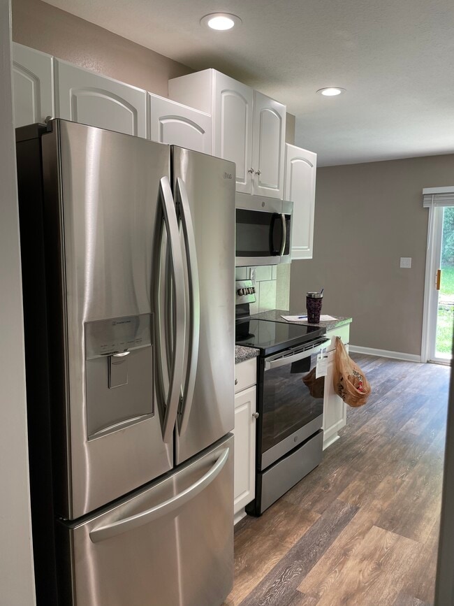 102 Orourke Drive in Platte City, MO - Foto de edificio - Building Photo