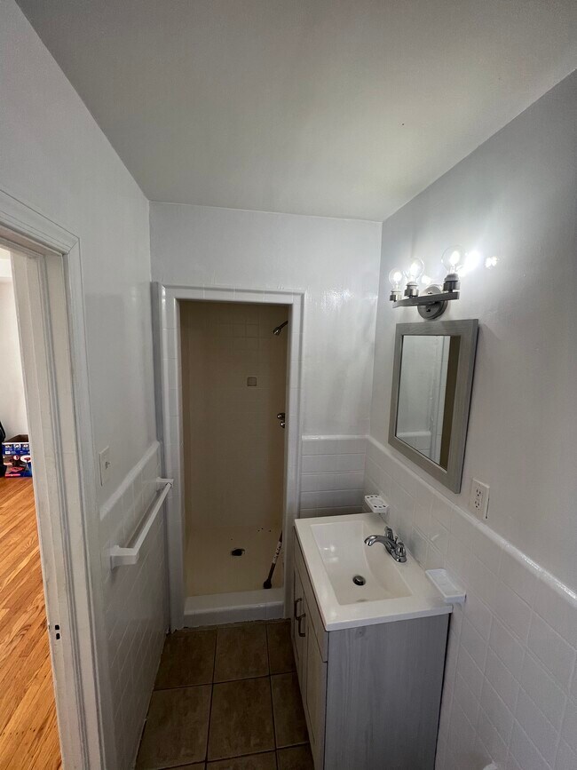 5352 N Broad St, Unit 2nd Floor photo'