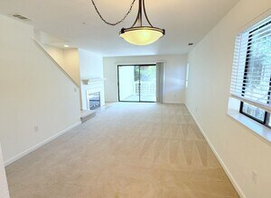 2574 Oak Rd in Walnut Creek, CA - Building Photo - Building Photo