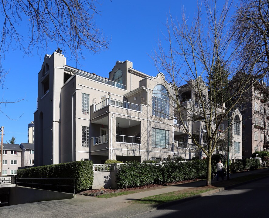 Charlotte Garrdens in Vancouver, BC - Building Photo