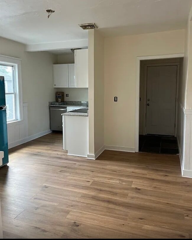 41 Hooper St, Unit 3rd floor in Worcester, MA - Building Photo - Building Photo