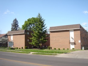 Vernon Court Apartments in Cincinnati, OH - Building Photo - Building Photo