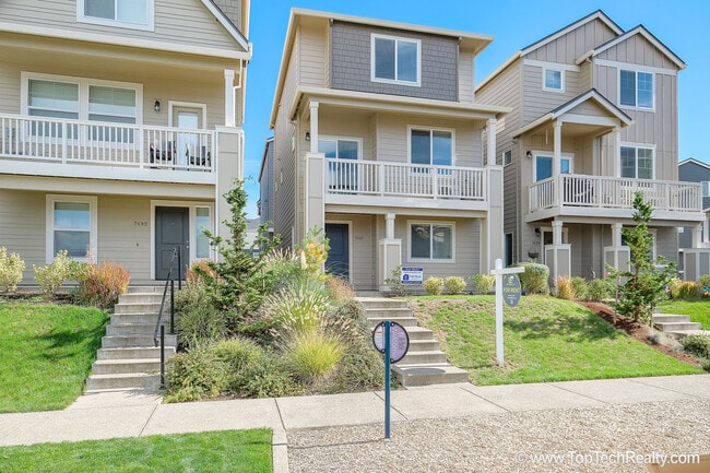 7687 NW Buckthorn Way in Portland, OR - Building Photo - Building Photo