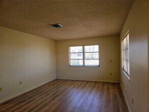 380 137th Ave Cir in Madeira Beach, FL - Building Photo - Building Photo
