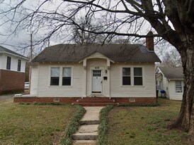 415 Barnes St in Florence, AL - Building Photo