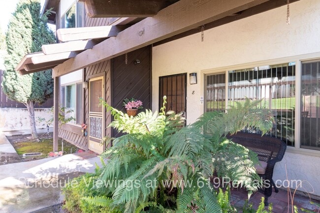 5631 Lake Park Way in La Mesa, CA - Building Photo - Building Photo