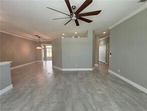 17541 Sterling Lake Dr in Ft. Myers, FL - Building Photo - Building Photo