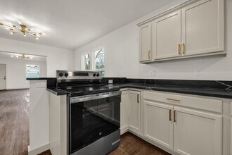 1017 W Newton St in Tulsa, OK - Building Photo - Building Photo