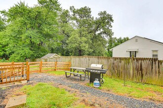 6604 Oak St in Cheverly, MD - Building Photo - Building Photo