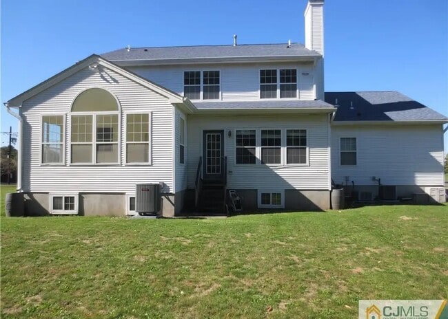 49 Mattawang Dr in Franklin Township, NJ - Building Photo - Building Photo