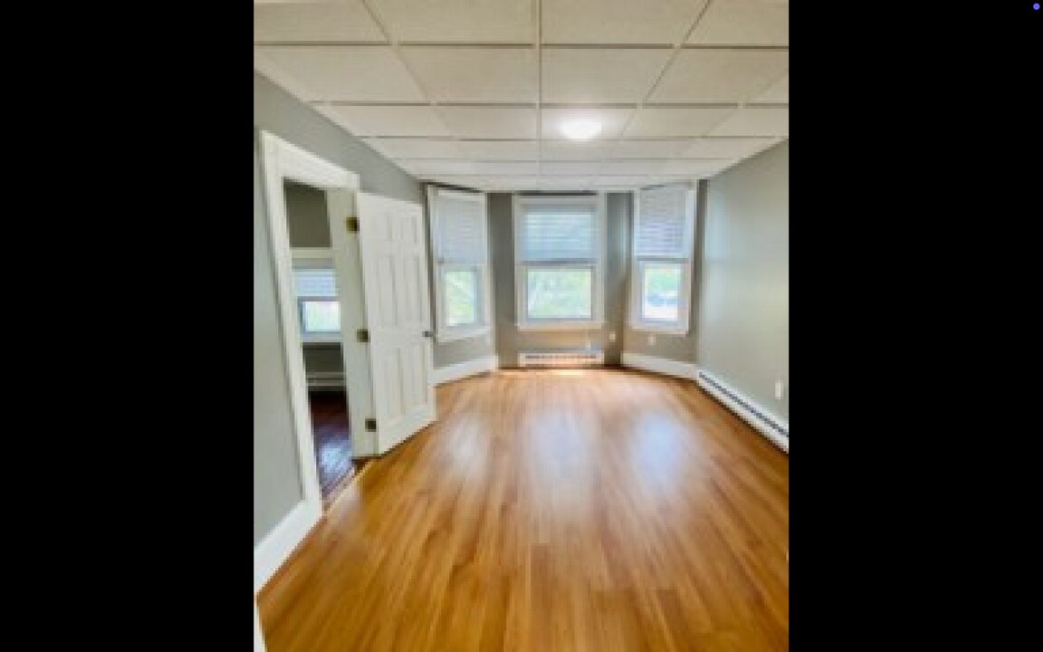 346 Chelsea St, Unit #2 in Boston, MA - Building Photo